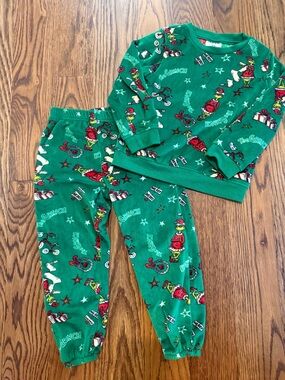 Grinch Kids Pajama Set Size 4T